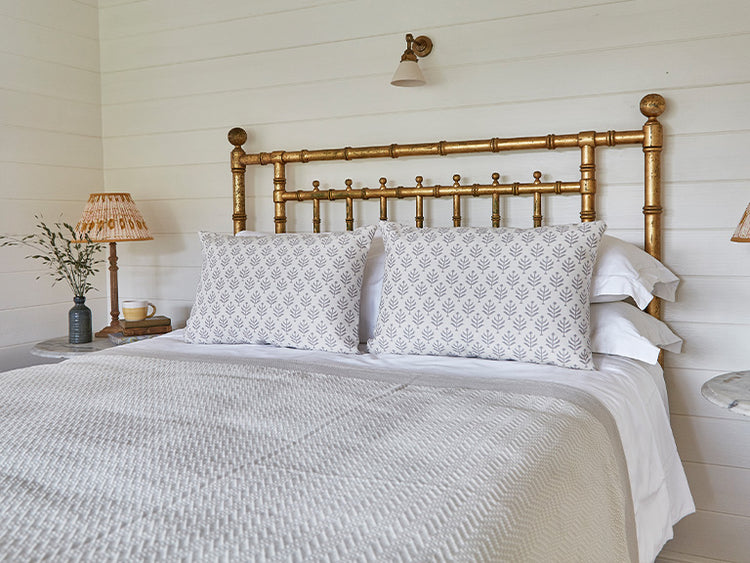 Grey Throws & Blankets