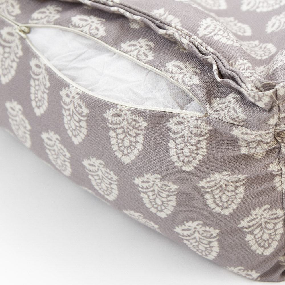 Acorn Chinchilla Dog Bed