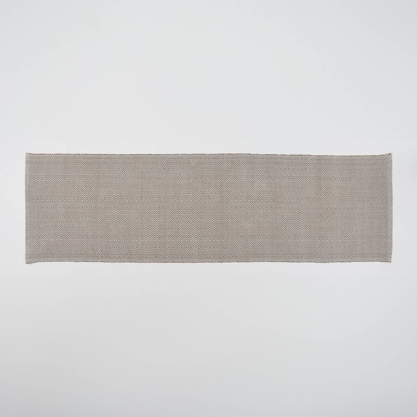 diamond chinchilla woven runner cutout