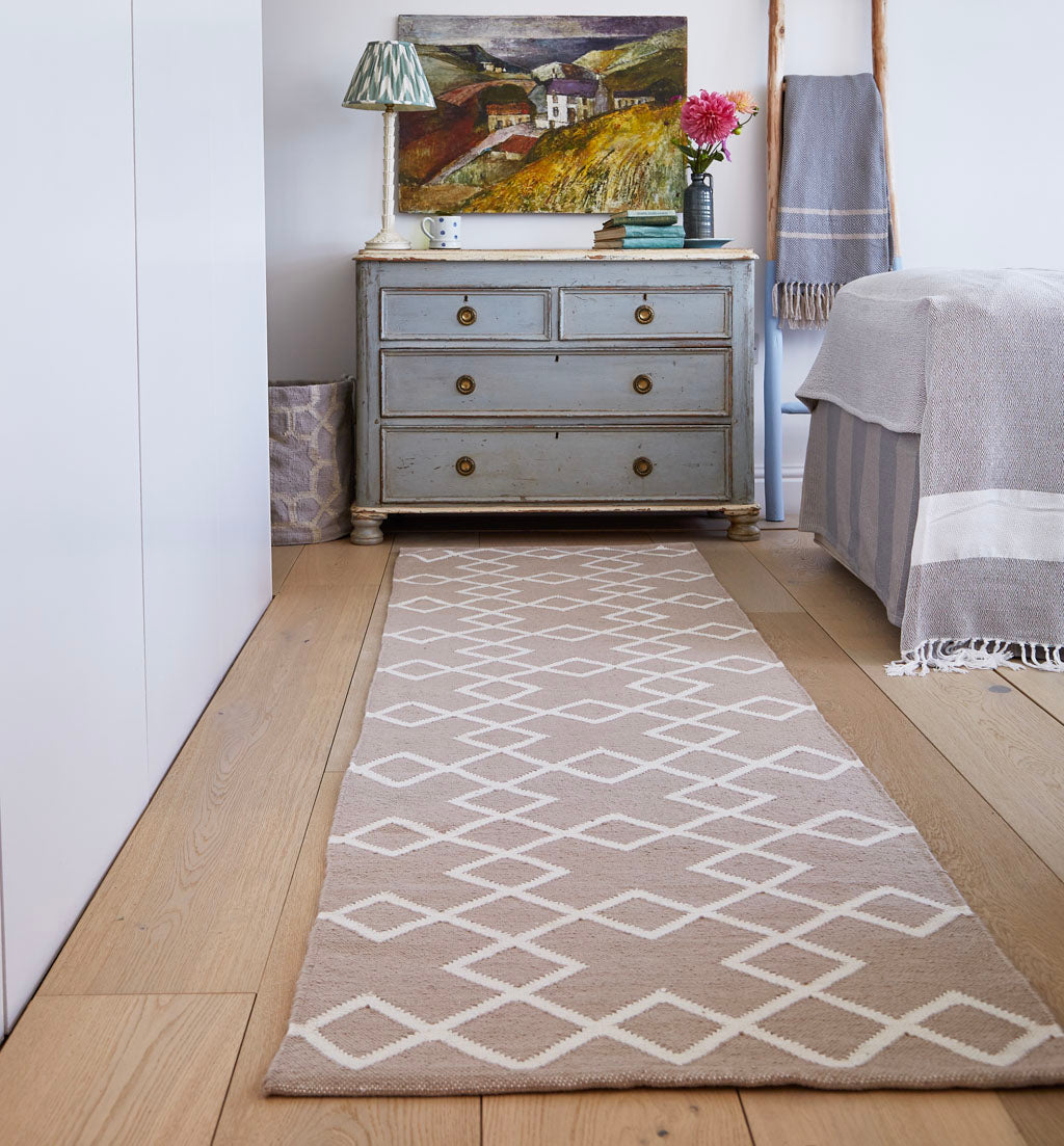 Dormouse Juno 8-Metre Runner - Sale Item