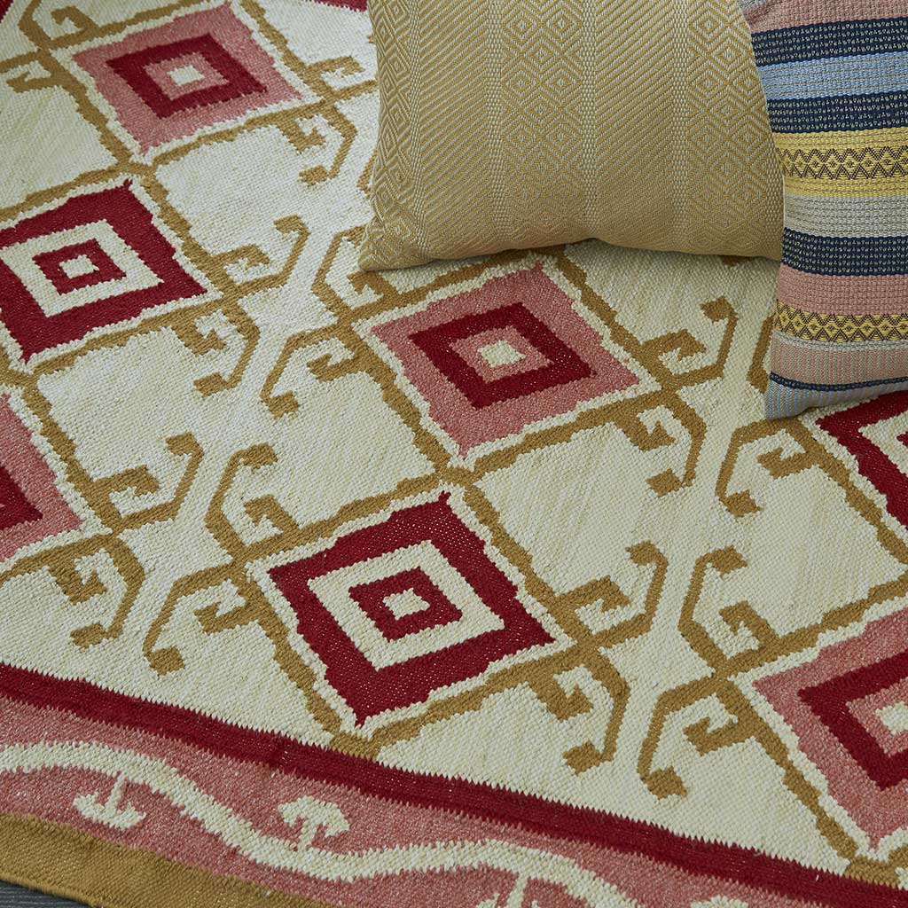 Heraldic Gwynevere Rug