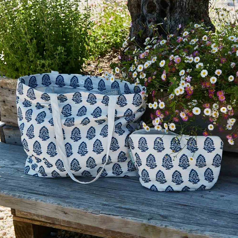 Jaipur Acorn Navy Washbag