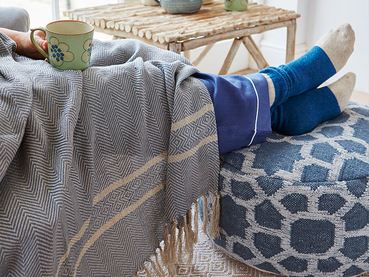 Geometric Throws & Blankets