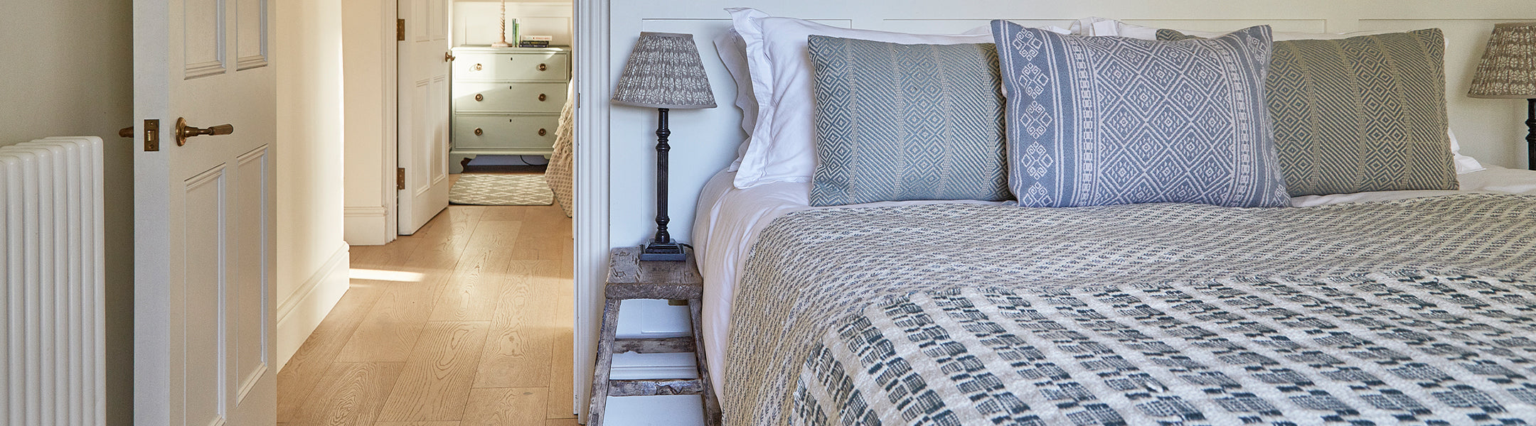 Large Throws & Blankets