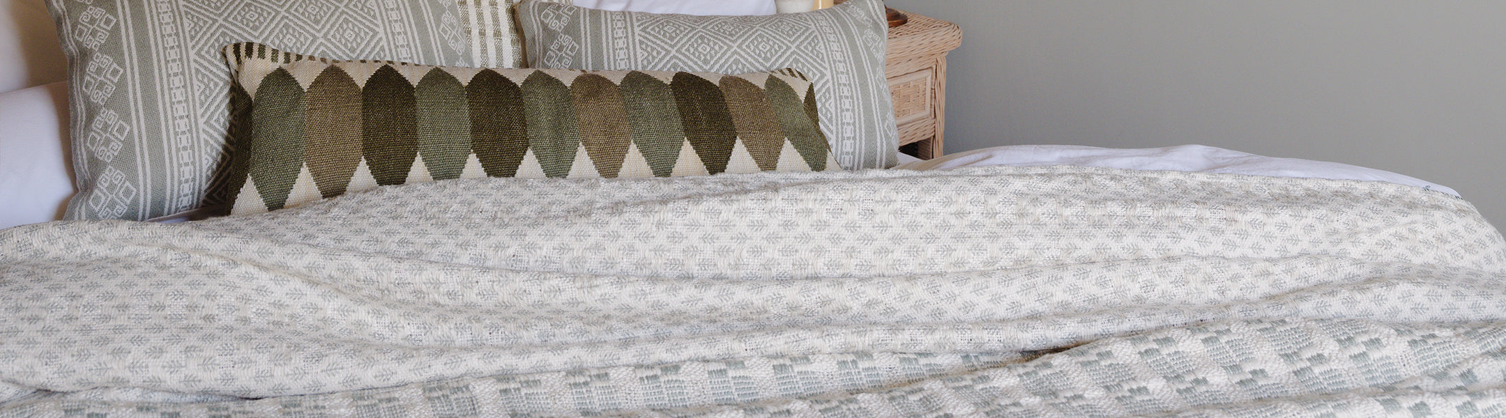 Bed Throws & Blankets