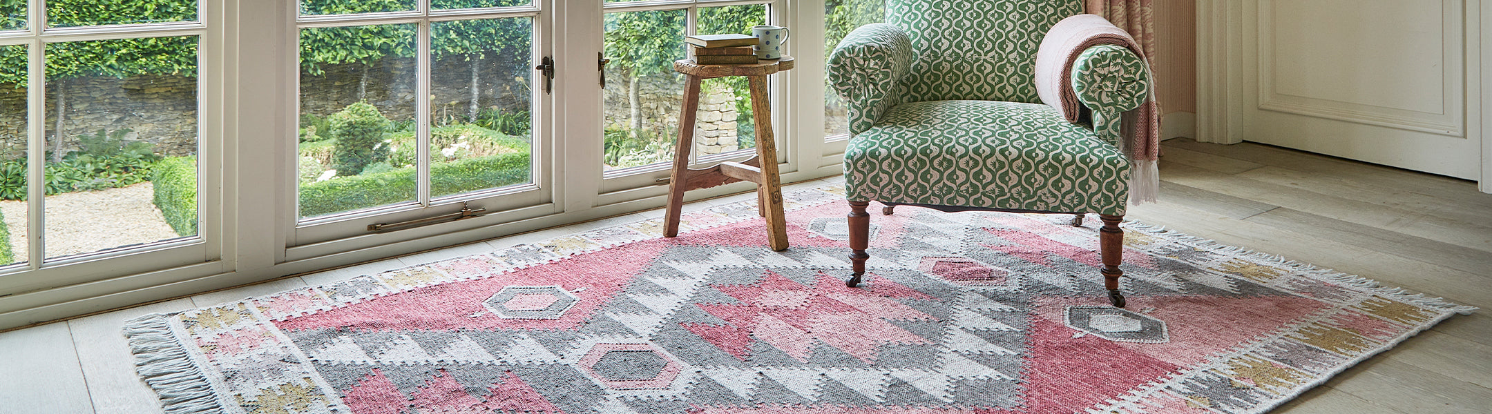 Red & Pink Rugs
