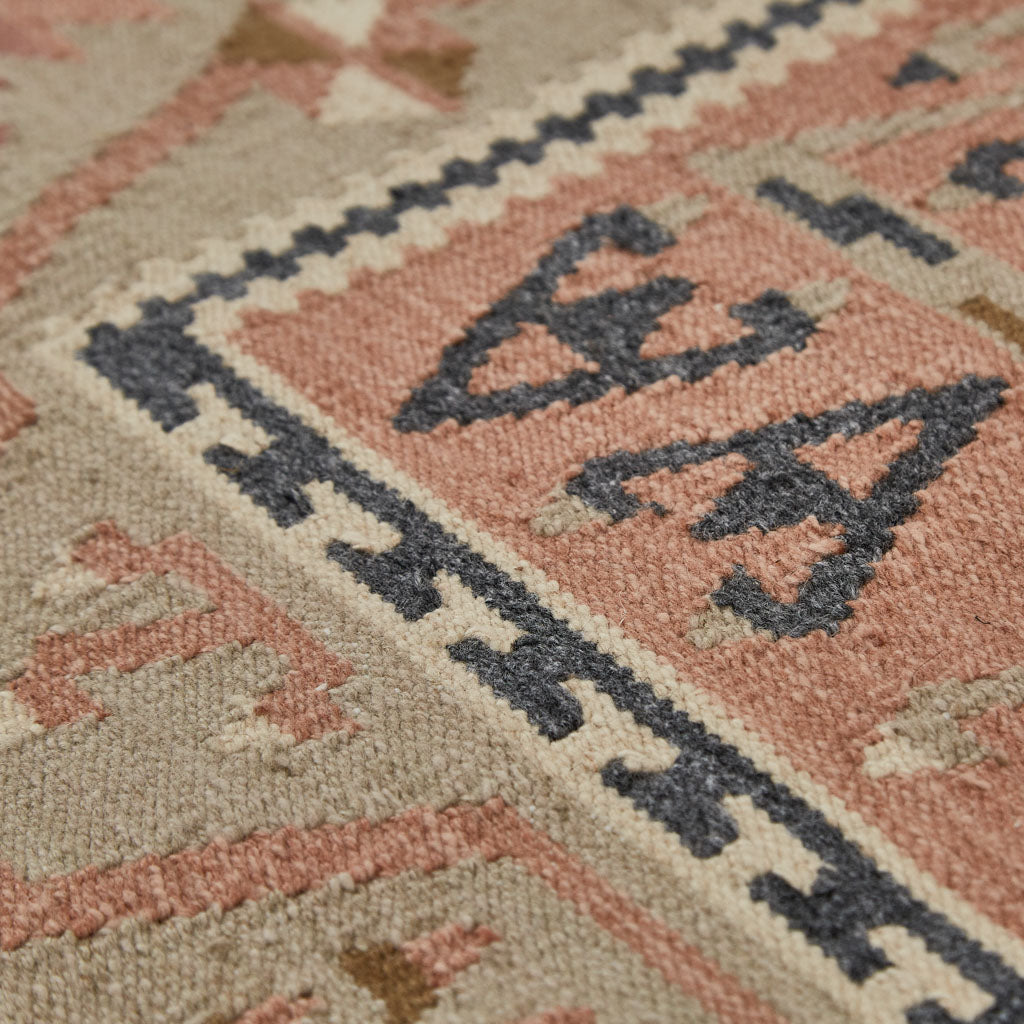 aster rug detail 