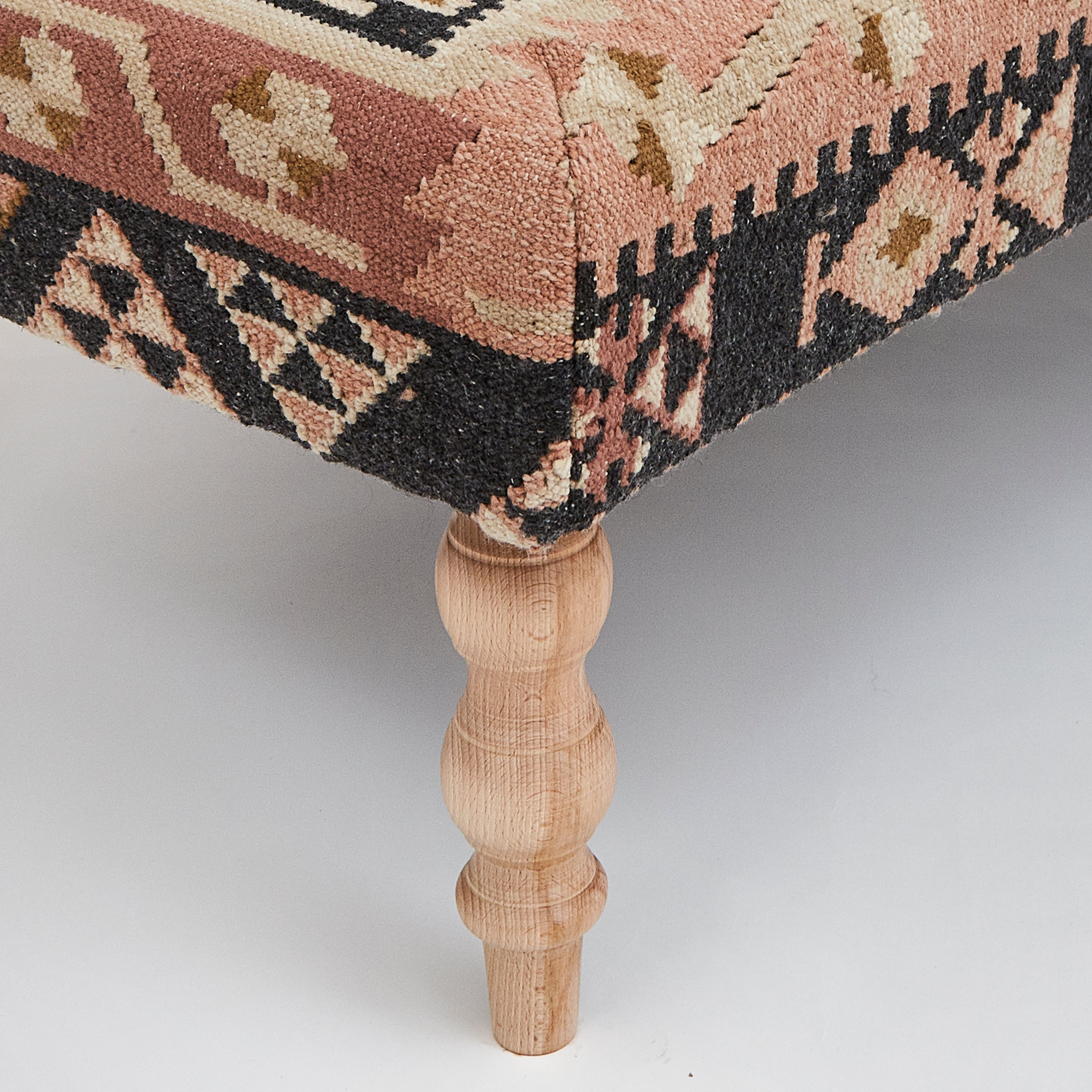 Aster Ottoman