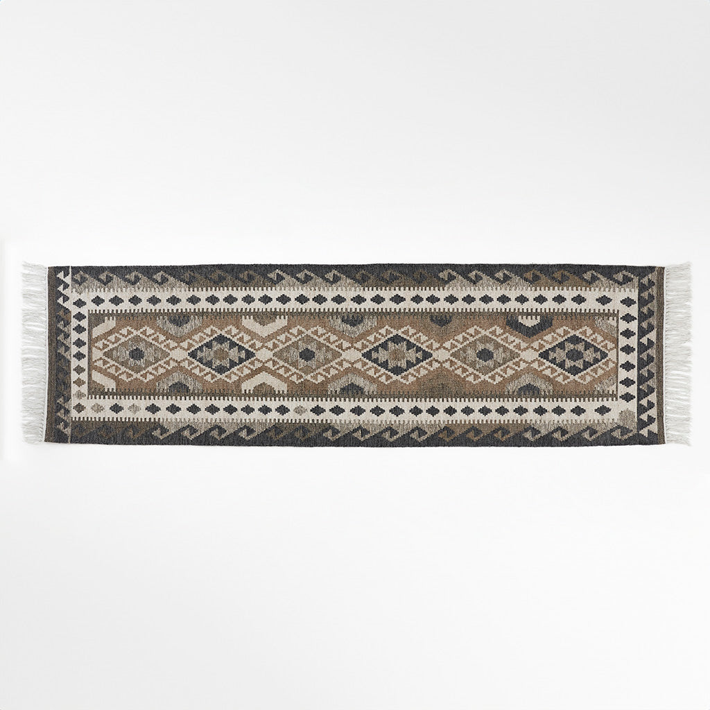 monochrome geometric kilim rug 