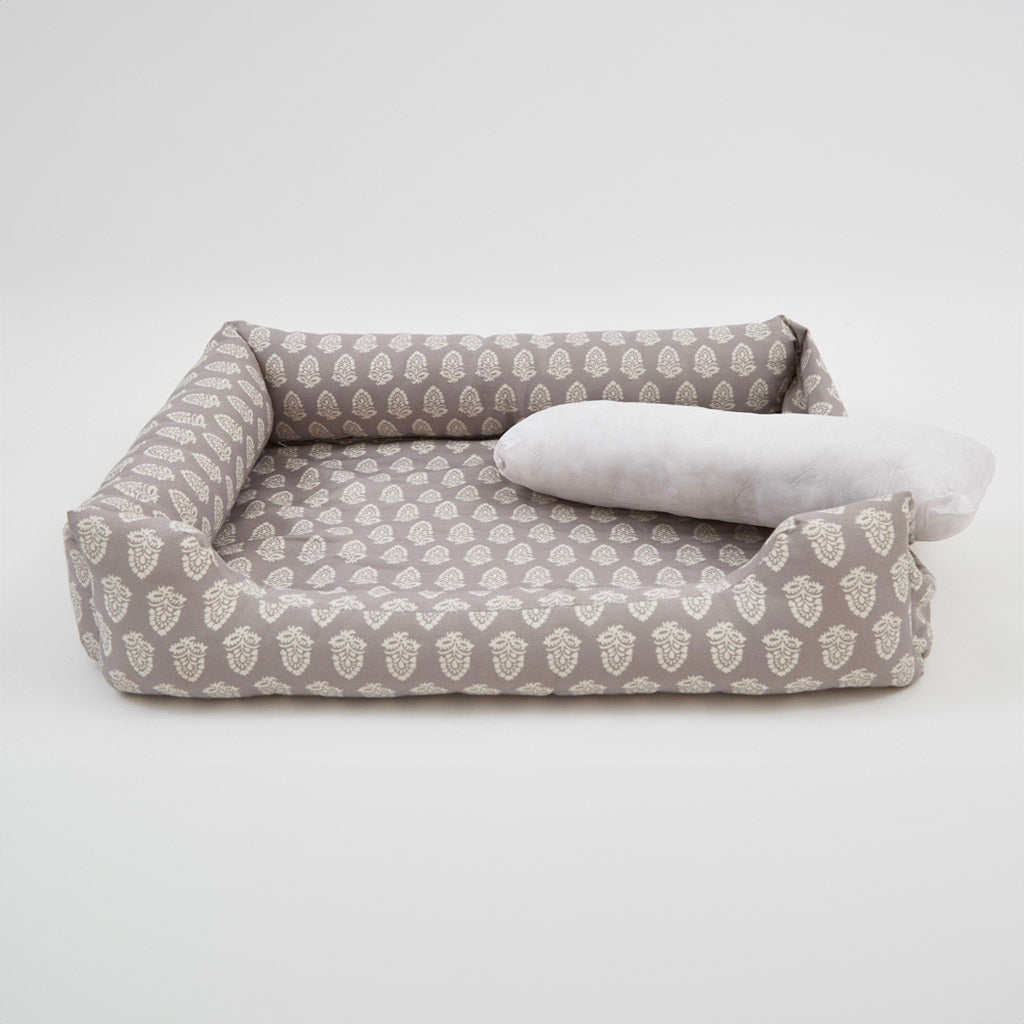 Acorn Chinchilla Dog Bed