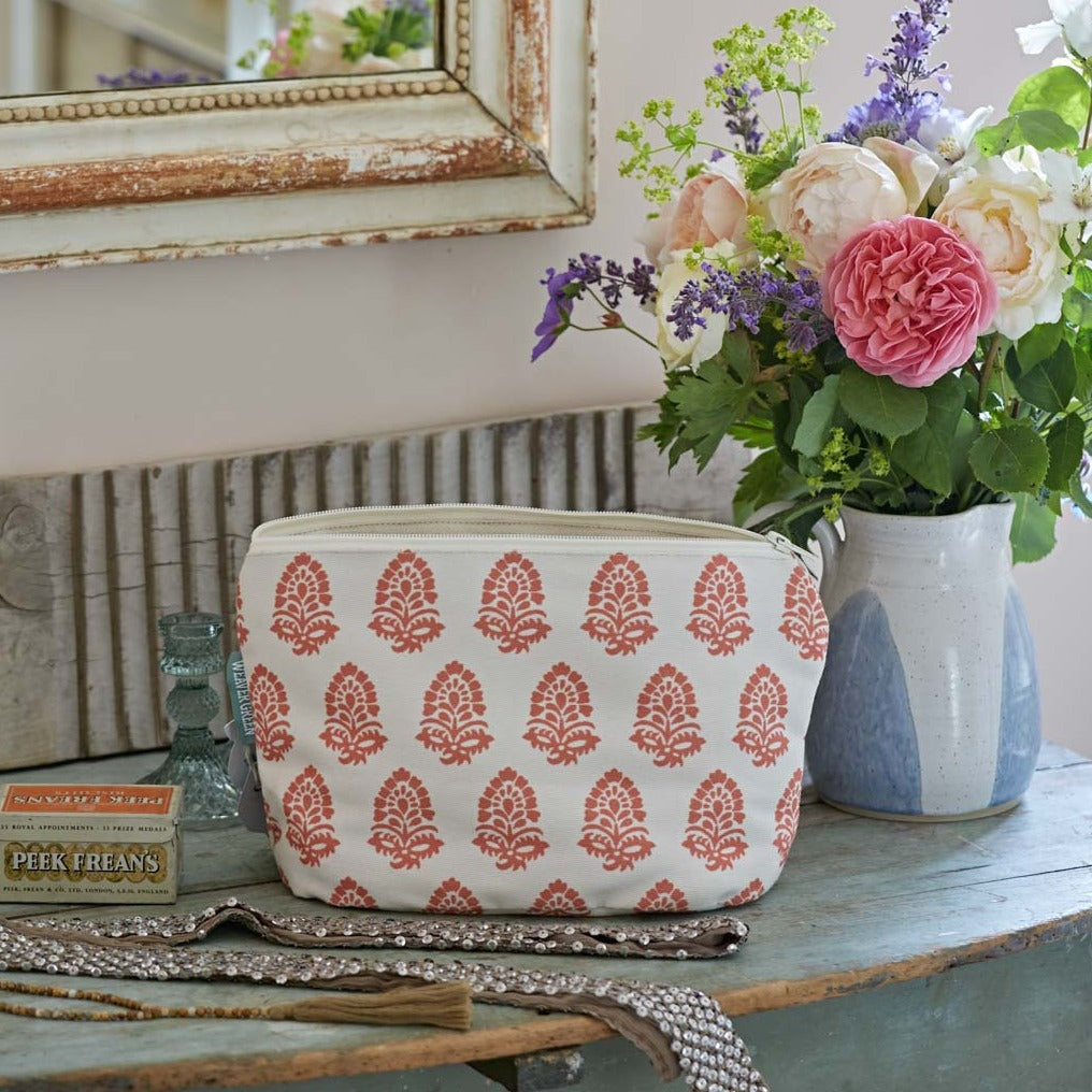 Jaipur Acorn Coral Washbag