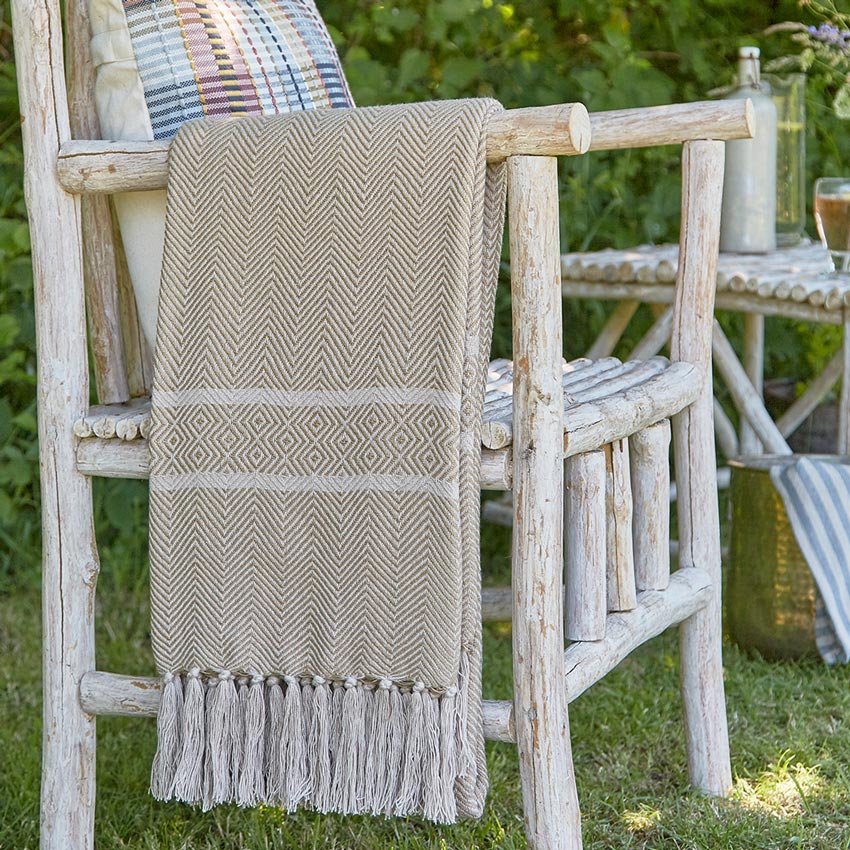 Cassis Olive Throw